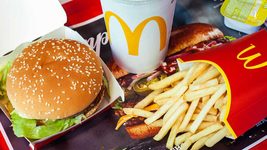 Британець отримав 100 безплатних обідів у McDonald’s завдяки ChatGPT. Як він це зробив?