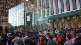 Незабаром ти побачиш на своєму iPhone ще більше реклами. Вона буде навіть на Apple-картах