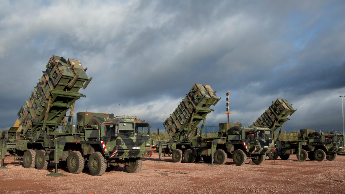 Германия срочно передаст Украине еще 64 управляемых ракет для систем Patriot