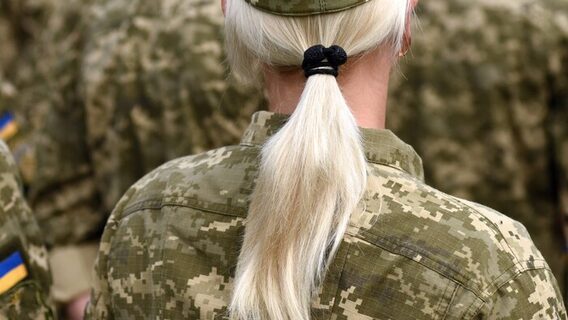 Жінки без медичної освіти випадково потрапили на військовий облік через баг у системі «Оберіг» — що робити