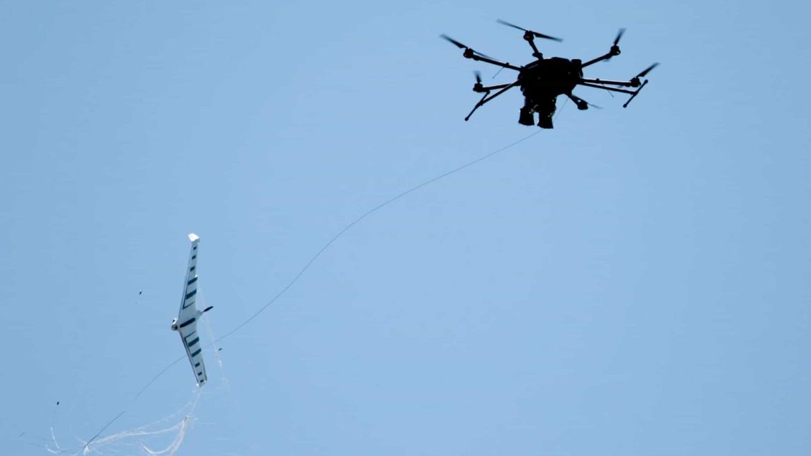 Американський виробник DroneHunter хоче розширити виробництво щоб постачати більше «ловців дронів» Україні