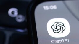 OpenAI планує перетворити ChatGPT на «суперзастосунок» перед виходом на біржу 