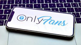 Украинец создал копию OnlyFans и транслировал там эротический контент до тех пор, пока американский владелец оригинального домена и ТМ не пожаловался на клона. Что было дальше?