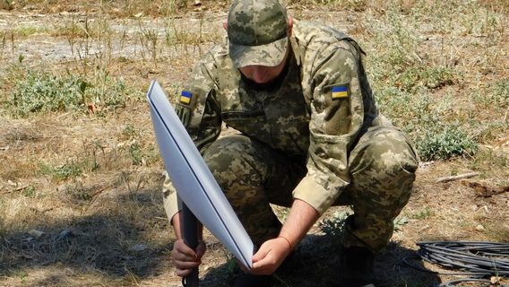 «У певний момент ми залишилися повністю сліпими». Термінали Starlink українських оборонців на Харківщині повністю вийшли з ладу під час наступу росіян
