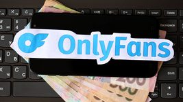 Ukrainian OnlyFans model, who paid 40 million UAH in taxes, initiated a petition to decriminalize adult content. She was supported by Hetmantsev