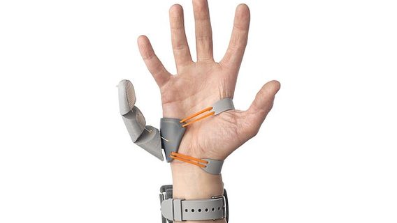 Ученые разработали шестой палец для руки, которым управляет человеческий мозг. На очереди дополнительная рука, крылья или щупальца. Для чего и кому это нужно?