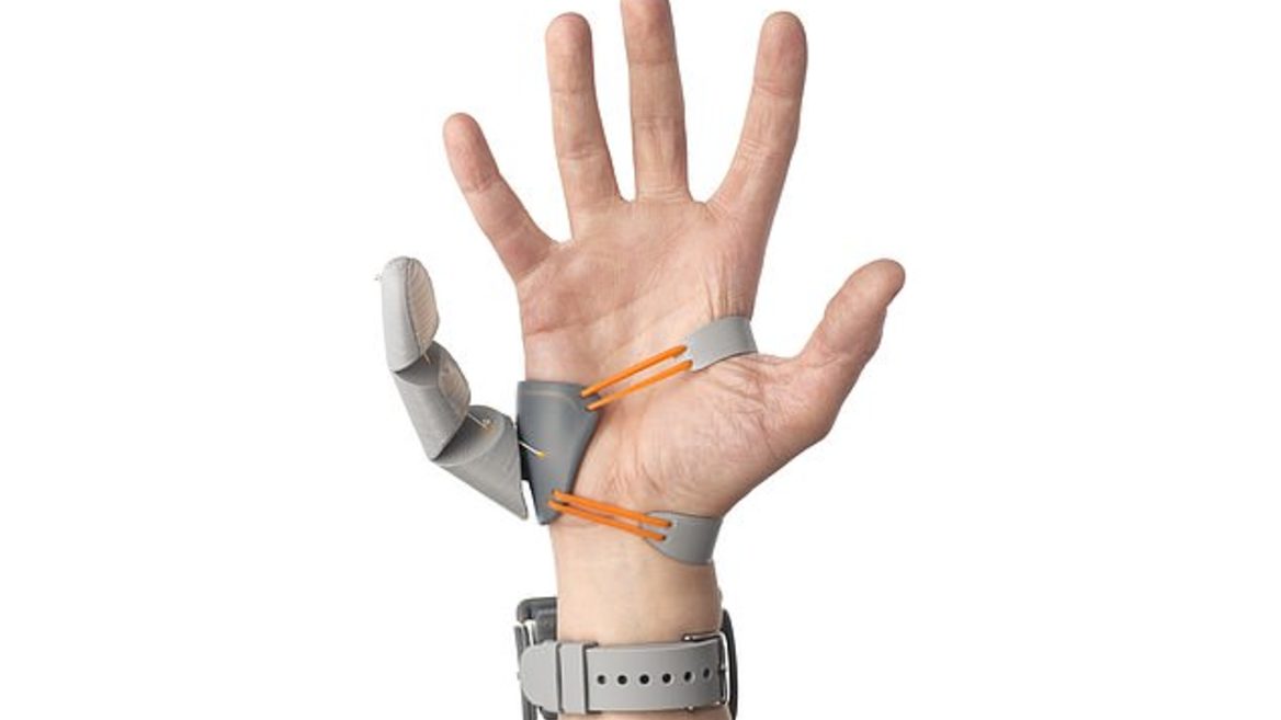 Ученые разработали шестой палец для руки, которым управляет человеческий мозг. На очереди дополнительная рука крыла или щупа. Зачем и кому это нужно?