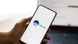 Apple sends Siri developers to boot camp to learn how to program with AI