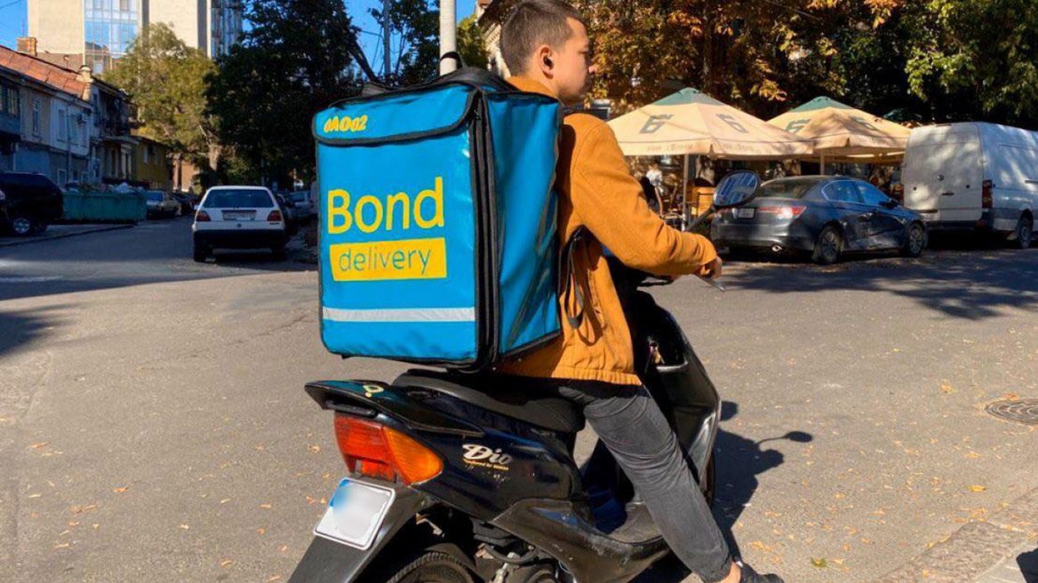 У Києві запустилася ще одна служба доставки їжі. Як працює Bond Delivery