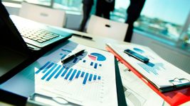 What salaries can non-technical IT professionals — managers, marketers, recruiters, and designers — boast in the summer of 2025. What the DOU study says
