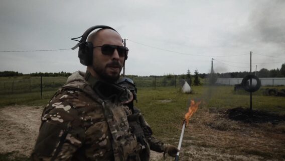 Бути негідником — недостатньо. Сили безпілотних систем прокоментували заклики «задронити» скандального блогера Ендрю Тейта, який приїхав до росії