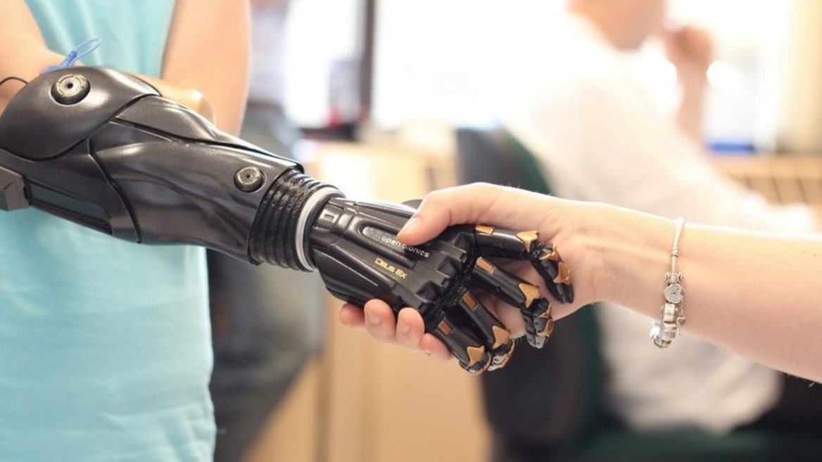 Британский Open Bionics протезирует украинцев через Superhumans Center. Что это за стартап