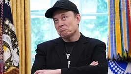 Маск заявив, що Starlink не можна використовувати для ударів по людях: росія може знищувати супутники й створити «ефект доміно»