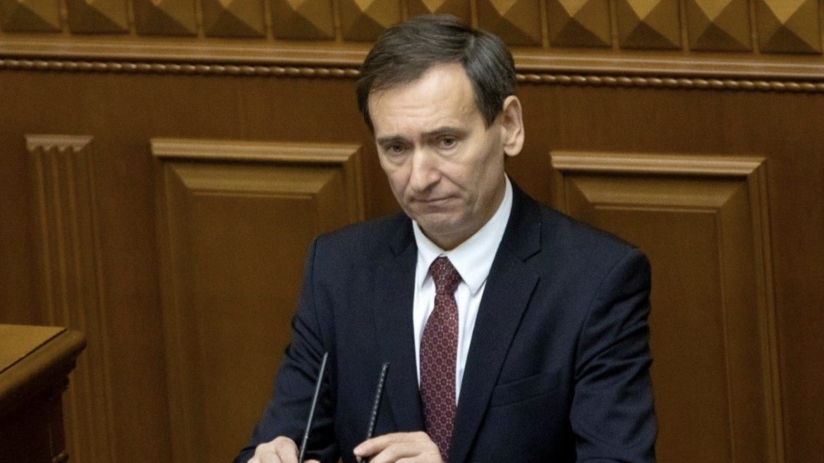 «Жодних обговорень у комітеті щодо зниження призовного віку до 20 років не проводилося». У парламенті пояснили коли і як можуть мобілізувати чоловіків у 18–25 років