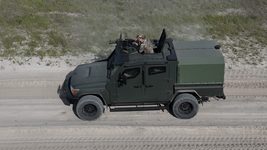 Український виробник вперше представив легкий тактичний бронеавтомобіль «Джура»: в чому його особливість