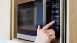 Двоє американців присвятили свій стартап тому, щоб позбавитися від набридливого пікання мікрохвильовок. Вони пропонують зробити це тільки змінами у коді 