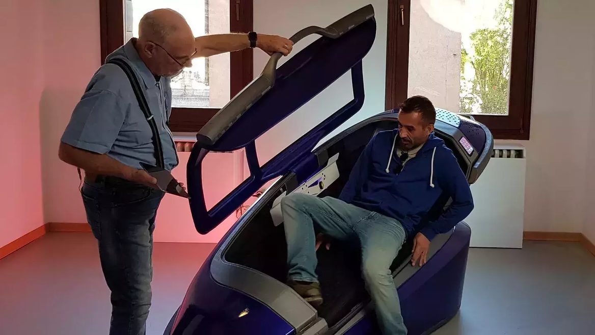 Диджиталізація смерті  — дешевше ніж квиток на потяг: у Швейцарії представили «капсулу самогубців»