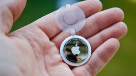 У США чоловіки стежили за колишніми за допомогою AirTag від Apple. Потерпілі  подали на компанію до суду