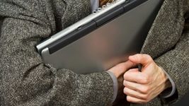 19-річний студент із Тернополя позичав у знайомих ноутбуки й здавав їх до ломбарду. Збитки — 120 000 грн