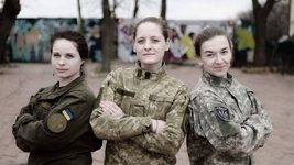 В Україні запустили чат-бот для рекрутингу жінок до Сил оборони. Як працює сервіс