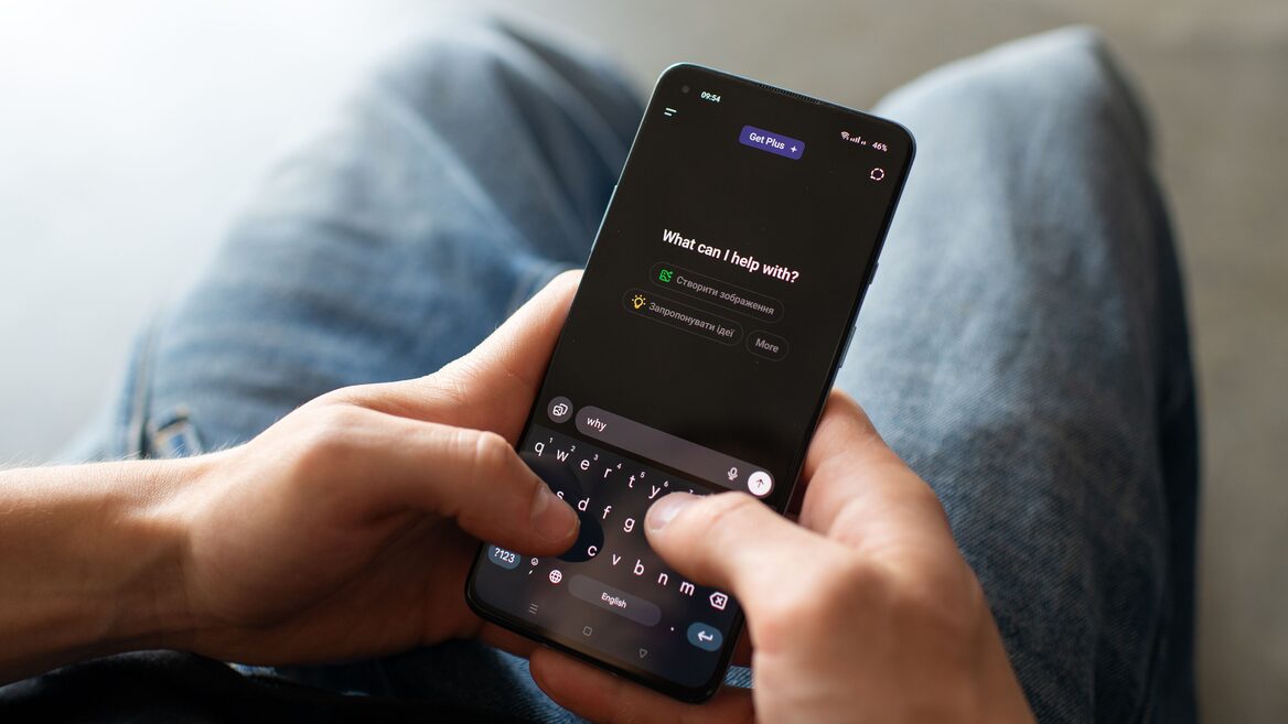 В OpenAI заявили що ChatGPT понад 100 разів радив звернутися за допомогою підлітку який учинив самогубство