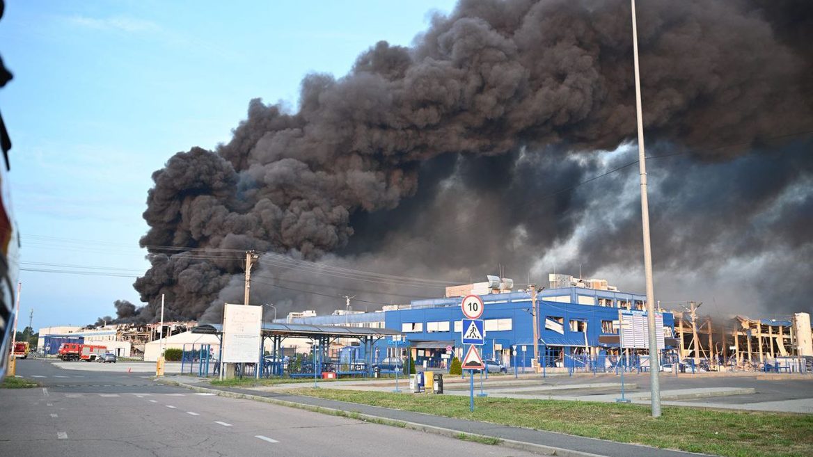 "And this is also a target for the Russians." The Russian army struck the plant of the American company Flex in Mukachevo