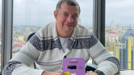 Мережа iBox перестала приймати готівку від клієнтів monobank. Вони проводили через неї 12–15 млрд грн на місяць. Що трапилося і що тепер робити