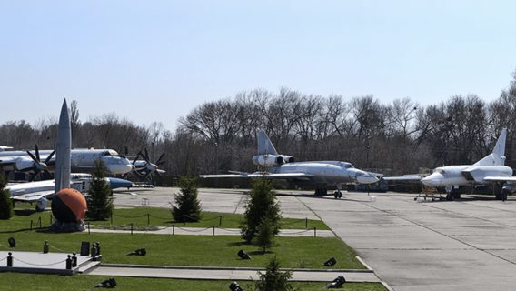 Для завдавання ударів по авіабазах рф використано дрони з ШІ. Їх тренували на бомбардувальниках радянських часів, що зберігаються в українських військових музеях