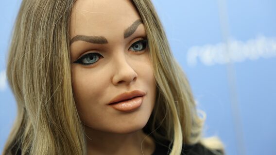 Школа у США призупинила запуск гуманоїдного робота-вчителя через зв'язок розробника з виробником секс ляльок
