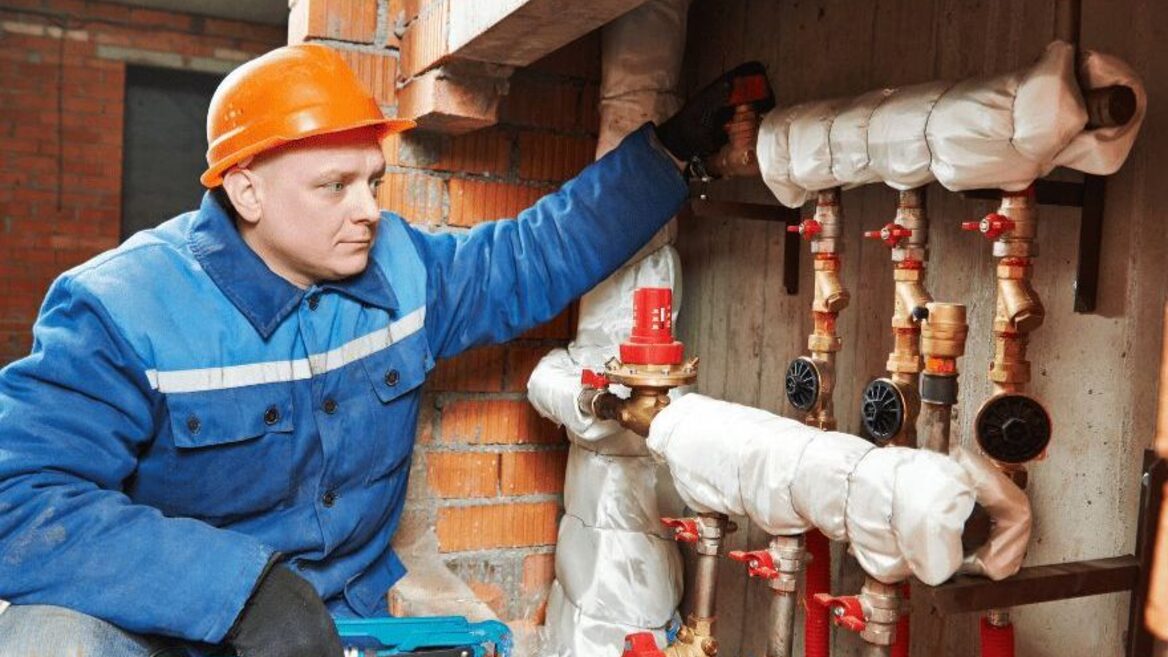 У Києві зупинено роботу систем водопостачання, теплопостачання, електротранспорту