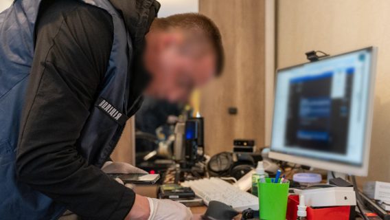 Хакер із Києва співпрацював із російськими хакерськими угрупованнями, які здійснювали кібератаки на підприємства у Європі