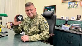 3 млн грн за 20 хвилин. Monobank, Лачен і Мінцифра збирають гроші на ловців іранських дронів і дарують браслети з автографом Залужного