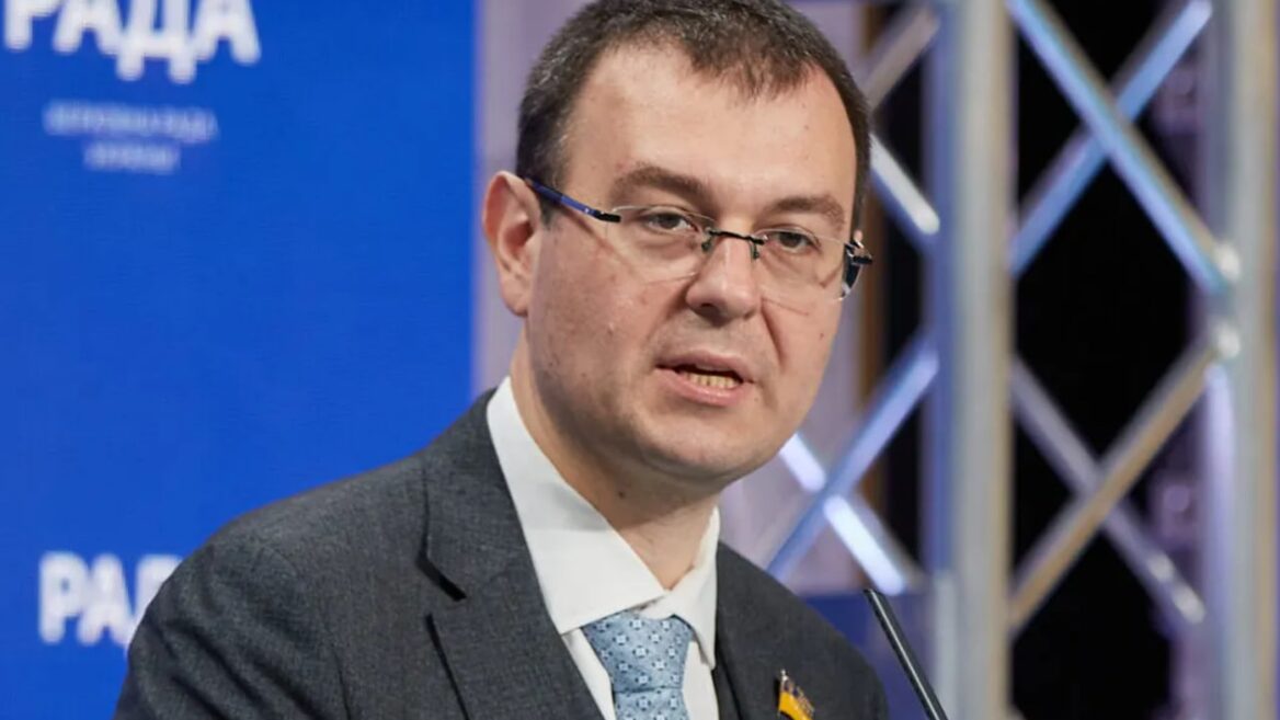 «Щороку Україна втарачає 20 млрд грн через контрабанду електроніки». Гетманцев розповів які схеми існують для ввезення «сірої» техніки і як покупцям перевірити товар