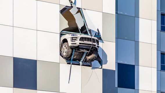 На росії скаржаться, що автомобілі Porsche «перетворюються на цеглу» через блокування сигналізації по супутнику