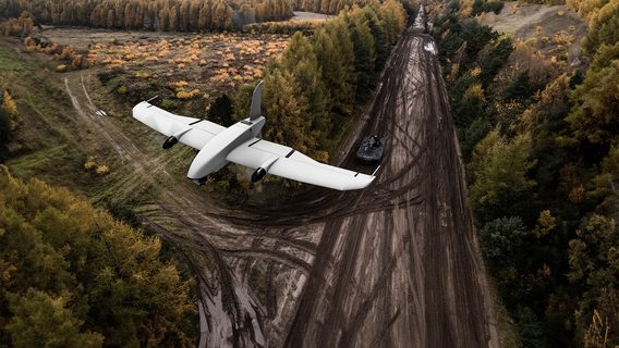 Quantum Systems працює над технологією, яка дасть змогу  дронам вистежувати артилерію за звуками пострілів