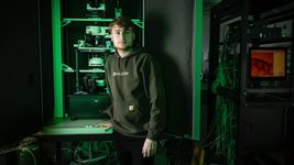 Cutting his legs in the name of science: a 21-year-old American attracted millions in investments in his startup