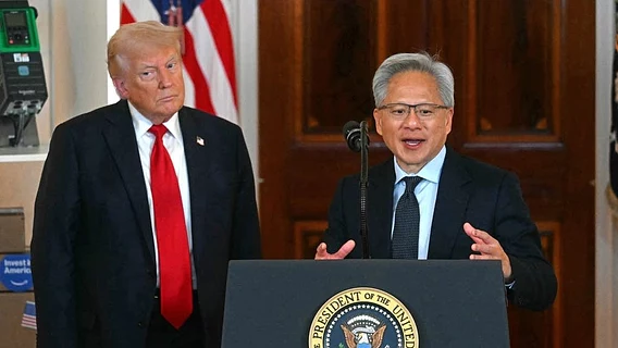 Хуанг погодився з Трампом, що не варто сповільнювати розвиток ШІ