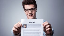 Рекрутерка запитала, чи доцільно вказувати знання російської мови в резюме. Айтівці розділились: дискусія на 80+ коментарів