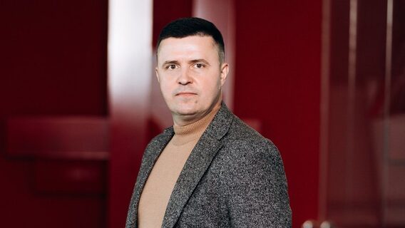 «Через старий роутер абонент погнав 200 Гбіт сміттєвого трафіку». СЕО Vega Сергій Скрипніков про виживання бізнесу в блекаути, кабель через Чорне море та ШІ замість кол-центрів