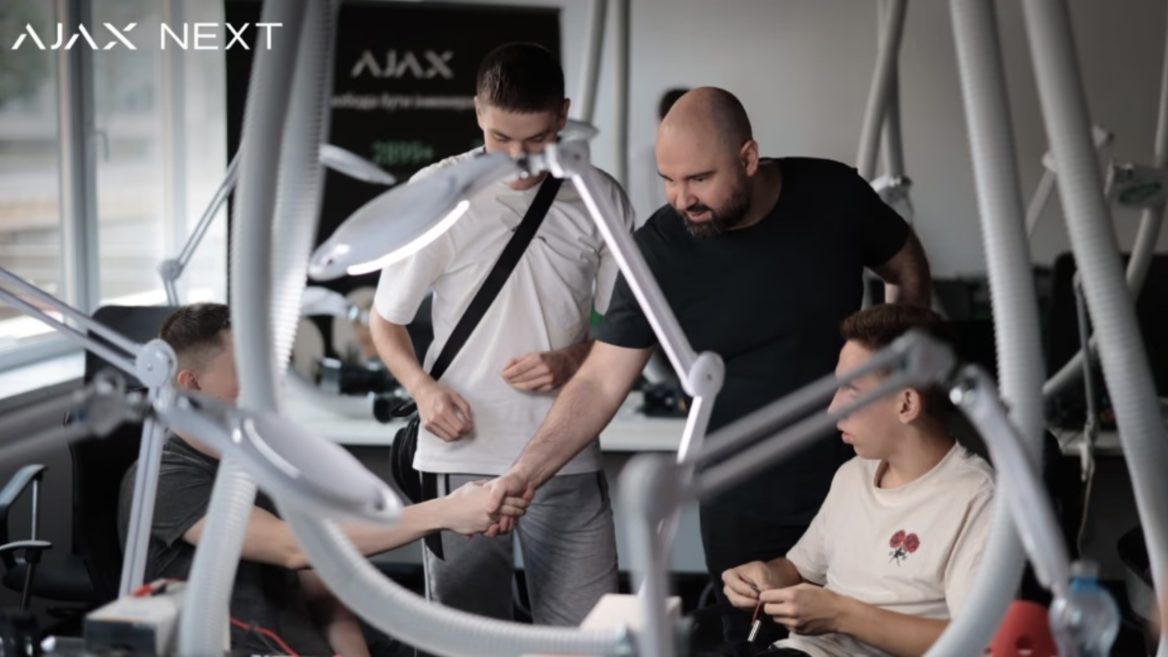 Vodafone SoftServe EPAM та Baykar: як КАІ (в минулому — НАУ) співпрацює з бізнесом створюючи нові освітні програми лабораторії та центри