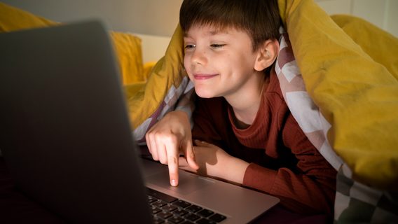 OpenAI терміново пофіксила баг ChatGPT, який дозволяв підліткам генерувати еротичний контент