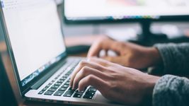 Google надає українцям безплатний доступ до курсів AI Essentials та Prompting Essentials: як зареєструватися на навчання Google надає українцям безплатний доступ до курсів AI Essentials та Prompting Essentials: як зареєструватися на навчання