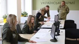 Во Львове был открыт первый центр рекрутинга. Повестки здесь выдавать не будут