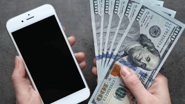 Айтишник спросил подписчиков, деньги за какую подписку они считают лучшей инвестицией. Там есть ChatGPT и Netflix, а кто еще