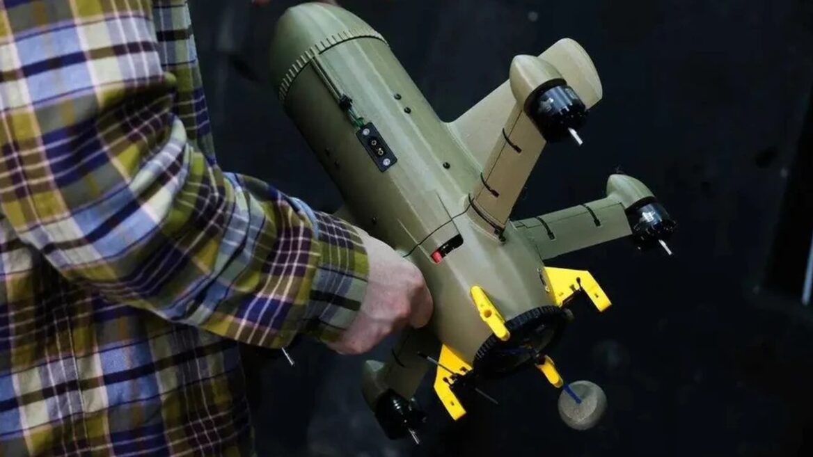 Понад 10 українських виробників дронів-перехоплювачів вже інтегрували рішення щодо керування з далеких відстаней. Оператори можуть знаходитись будь-де