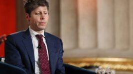 Former OpenAI employees said that Sam Altman has almost no programming skills and a poor understanding of machine learning.