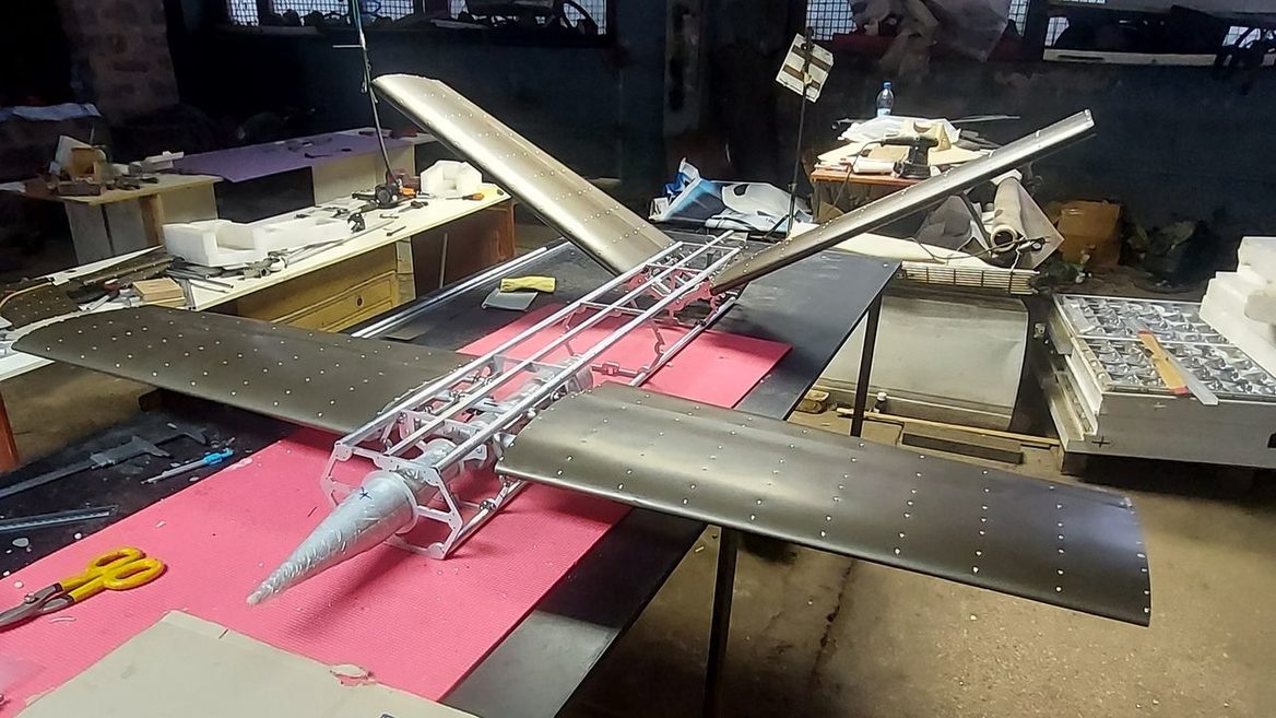 Криворожский изобретатель дронов, которые могут долететь до москвы, запустил новый проект CRUSH — о дронах на автопилоте. Он ищет людей в команду