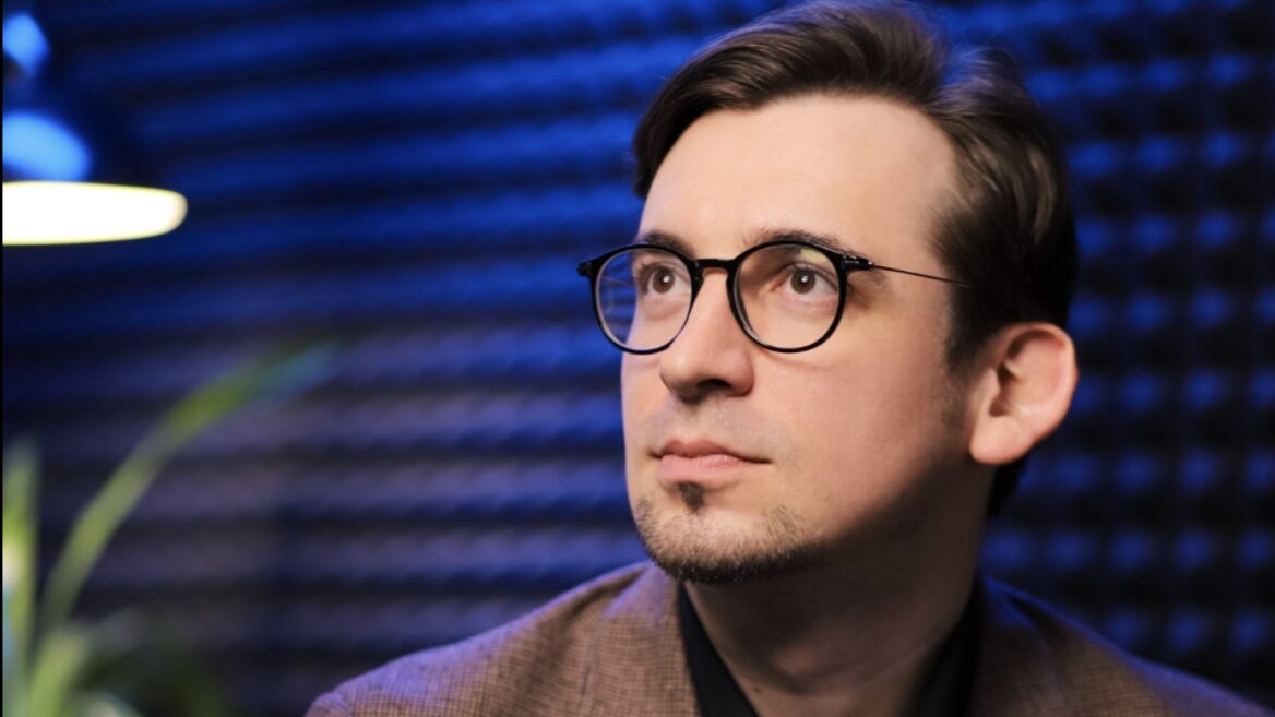 «Ми знову отримали нові погрози від наглядової ради та очікуємо нових медійних атак». Відсторонений очільник Львівського IT кластера Веселовський каже, що погодився залишити посаду СЕО кластера ще в кінці 2025 року, та його попросили залишитися