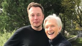 «Бой века» отменяется! Мама запретила Илону Маску выходить на ринг с Цукербергом