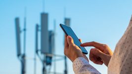 Ukrainians have increased their mobile phone costs, and the regulator promises stable tariffs after the launch of roaming